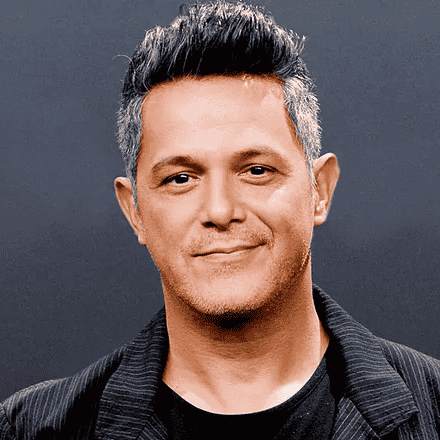 Alejandro Sanz speaking Image