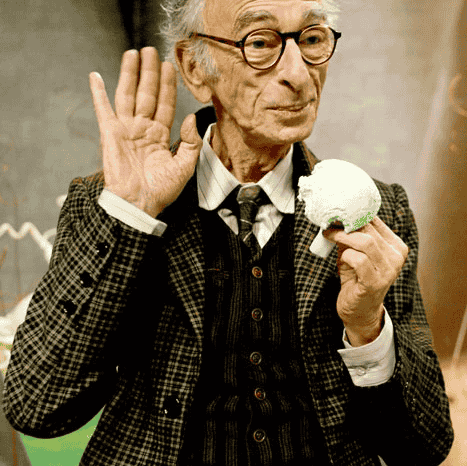 Joe Bucket (David Kelly) Image