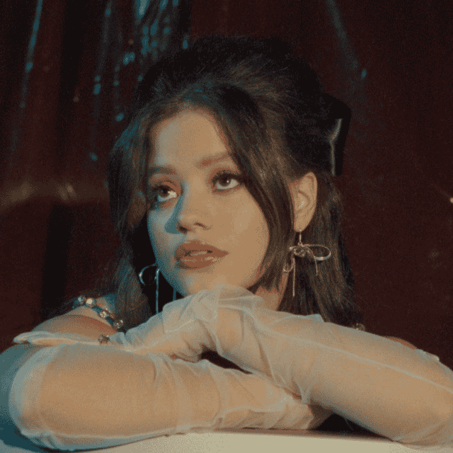 Sarah Jeffery Image