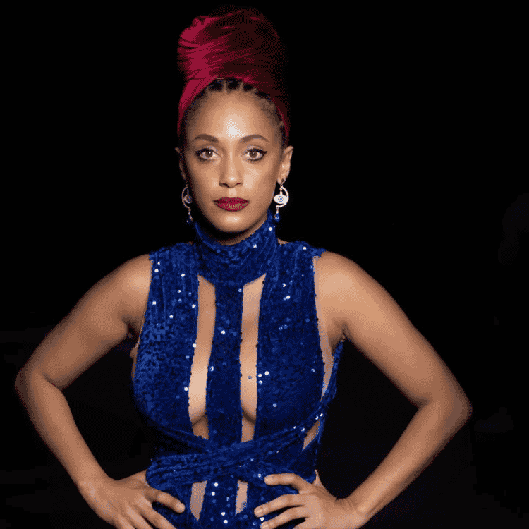 PHYLLISIA ROSS  Image