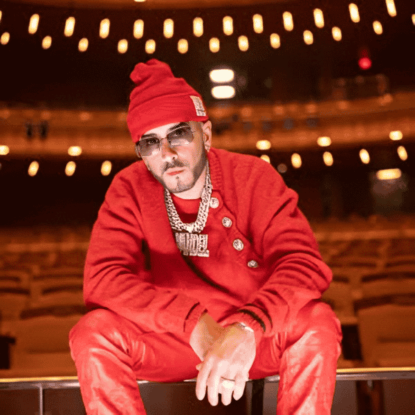 Yandel Image