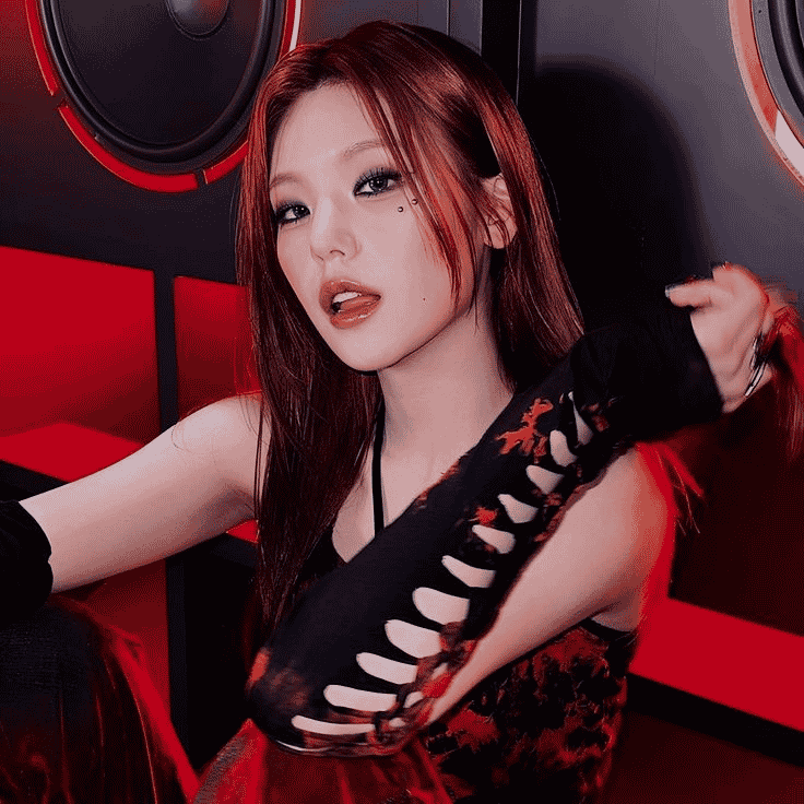 Hwang Yeji (ITZY) Image