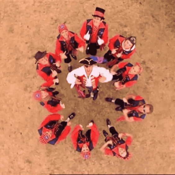 Wiggly Backing Vocals (IWTWTJ) Image