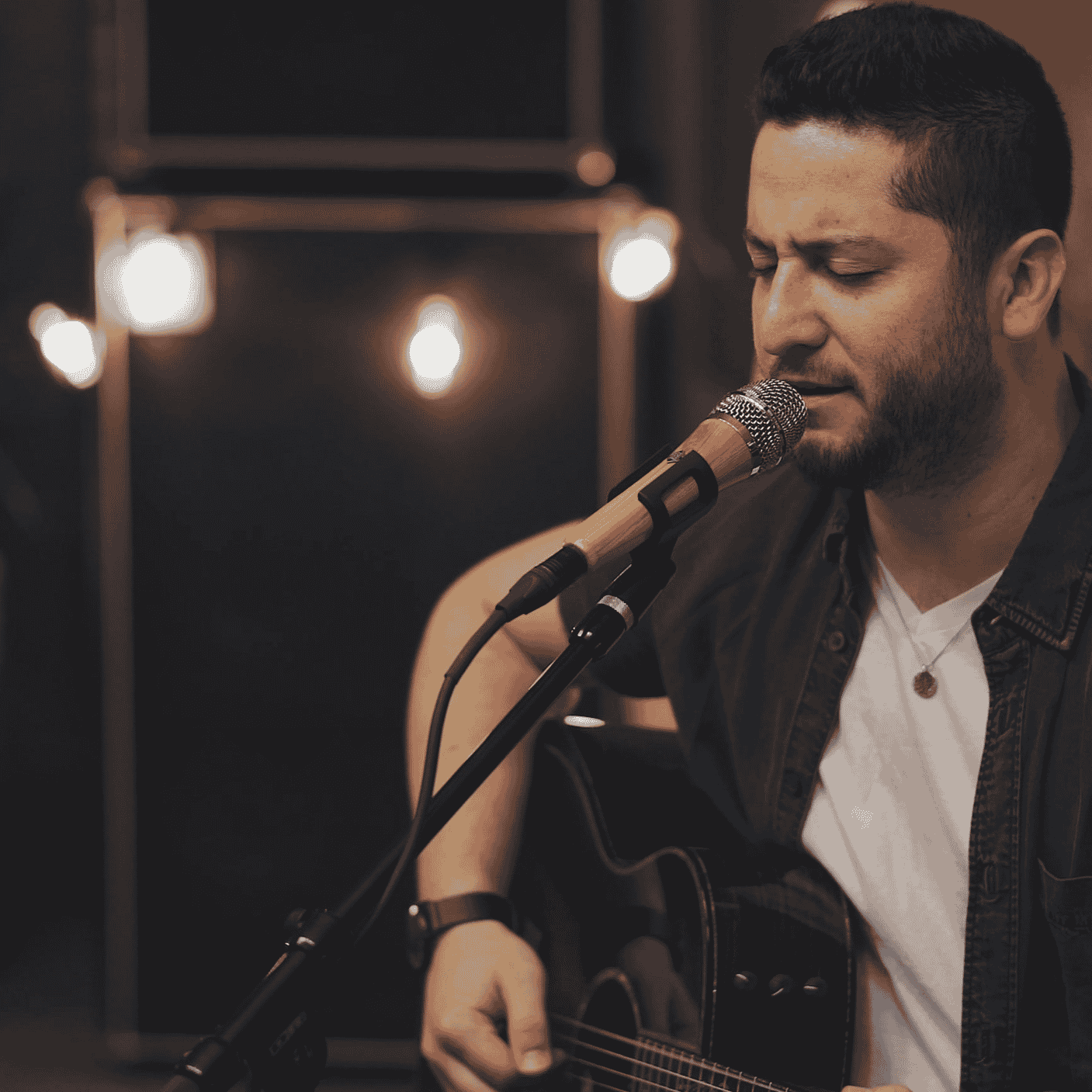 Boyce Avenue Singer - Alejandro Manzano Image