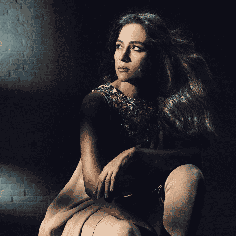 Julia Boutros Image