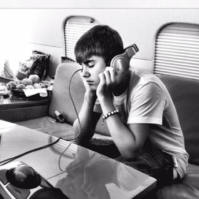 Justin Bieber (2011 Era) (HQ) AI Voice