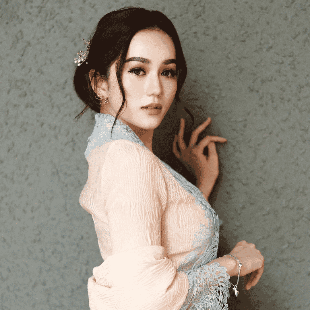 Sophia Albarakbah AI Voice