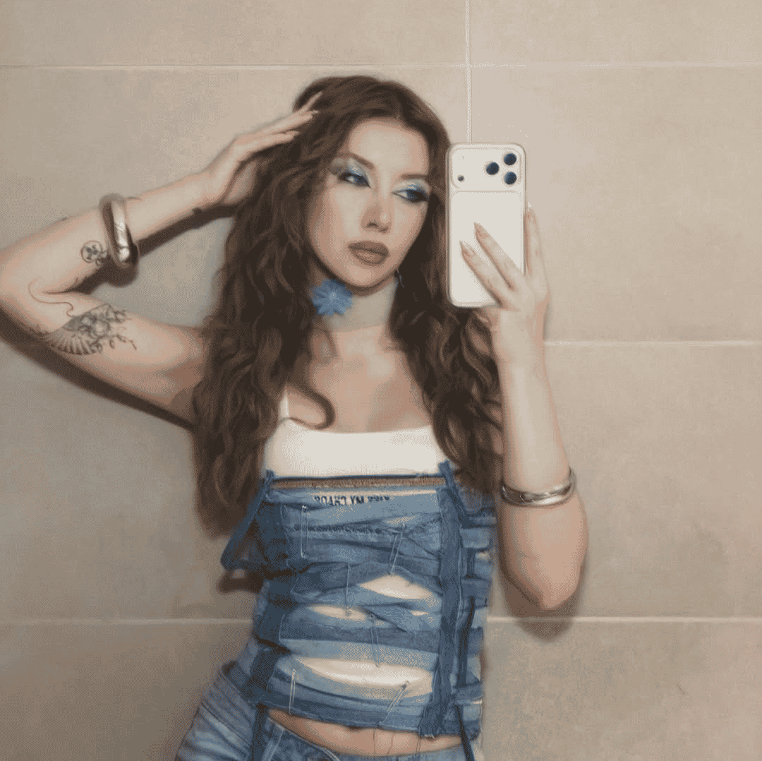 Mina Solak AI Voice