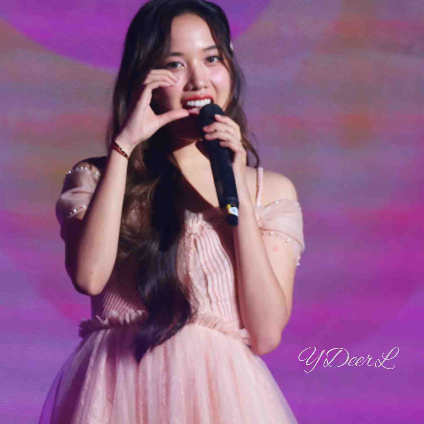 身騎白馬 FREEN Image