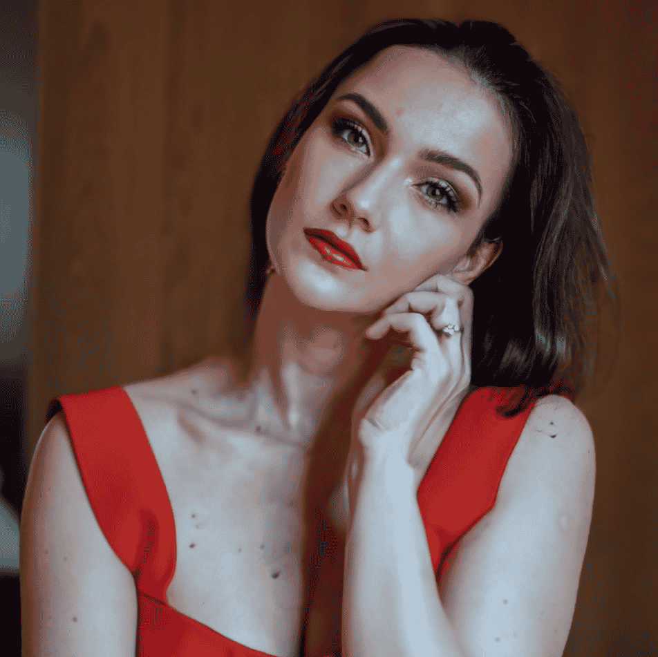 Tanja Ravljen AI Voice
