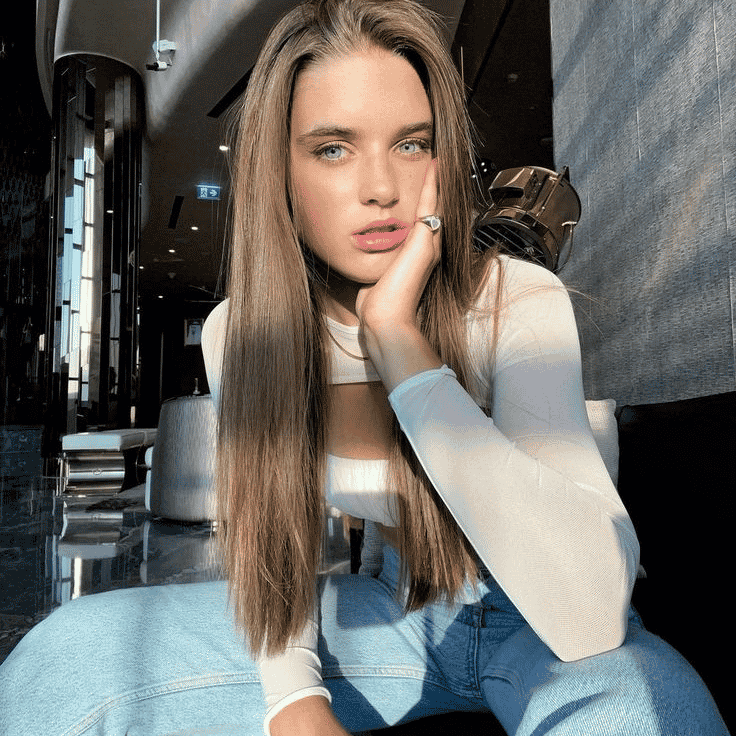 Savannah clarke  AI Voice