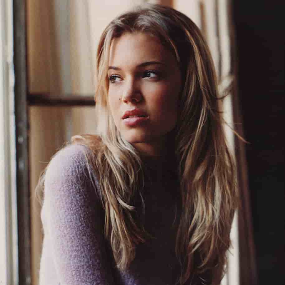 Mandy Moore Ultimate Image