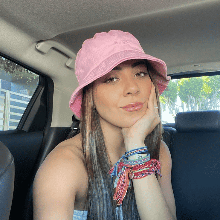 Sabina hidalgo AI Voice