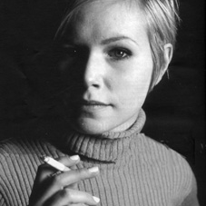 Nina Persson AI Voice