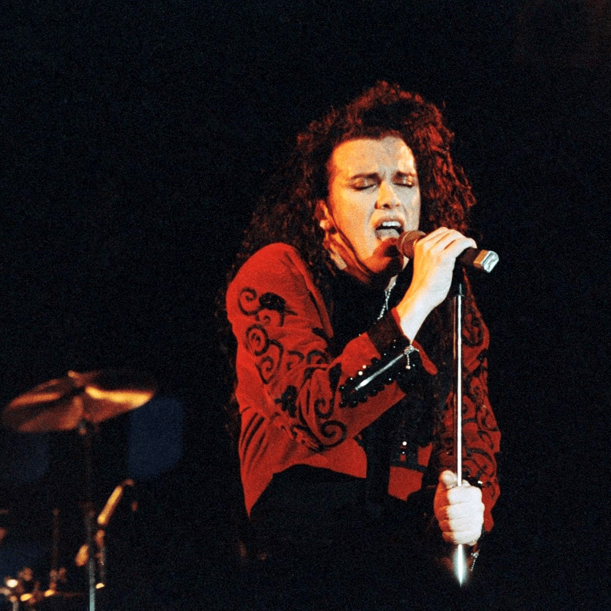 Pete Burns (no autotune) AI Voice
