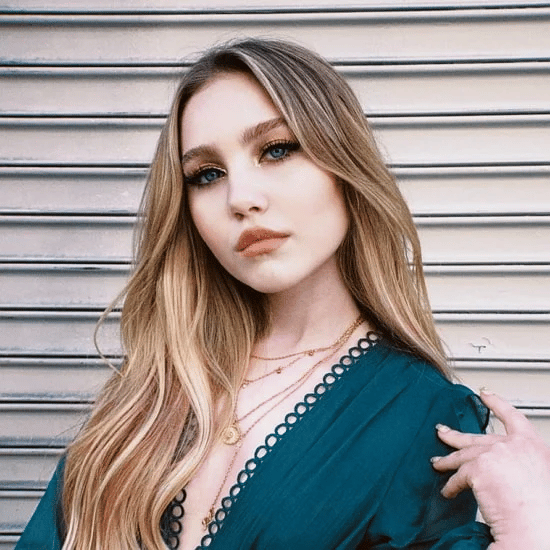 Ella Anderson AI Voice