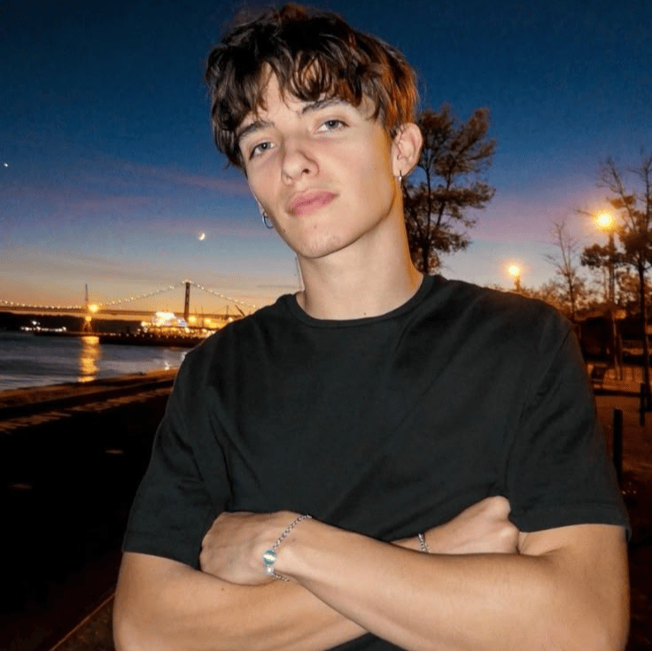 Noah urrea AI Voice