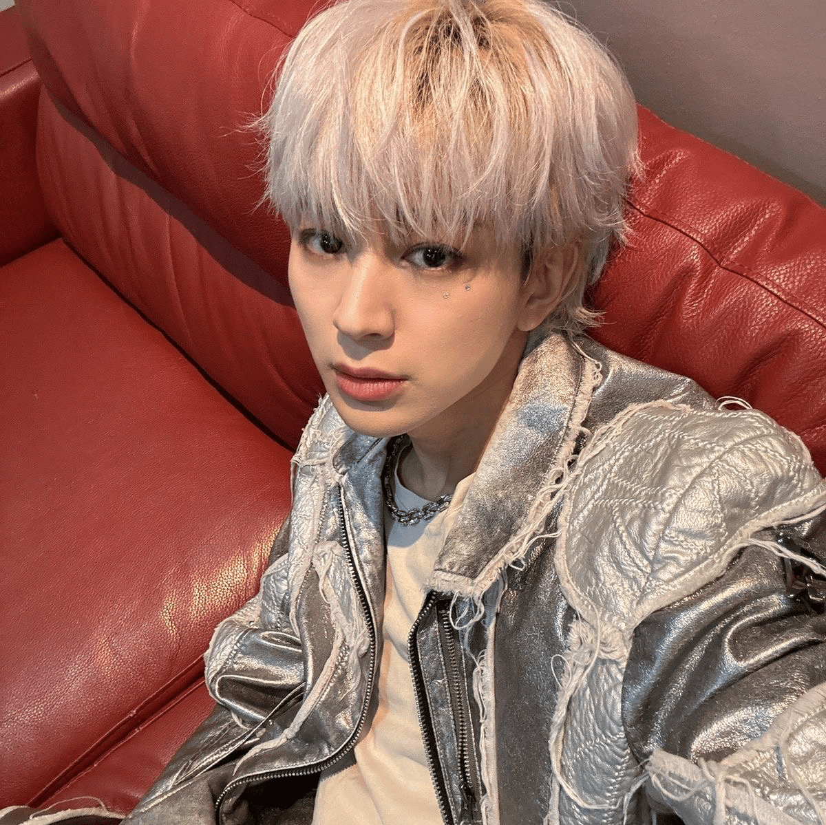Yunhyeong - ikon AI Voice