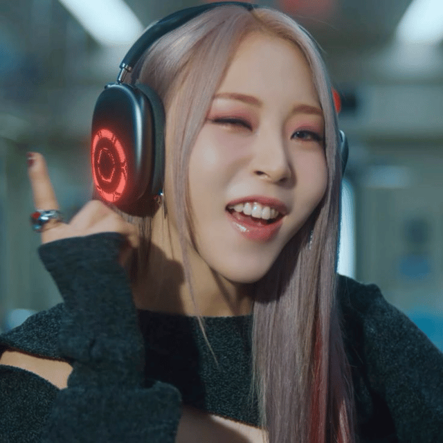 MOONBYUL (MMM)