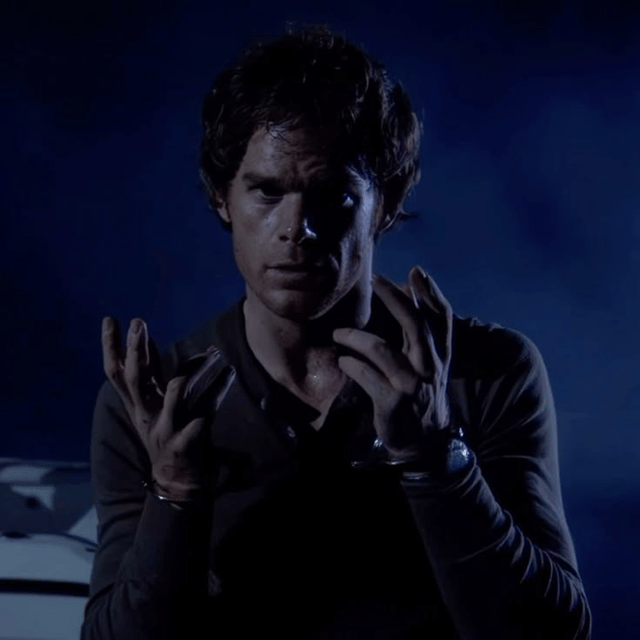 Dexter Morgan 'Dex' (Doblaje Latino)S2-8