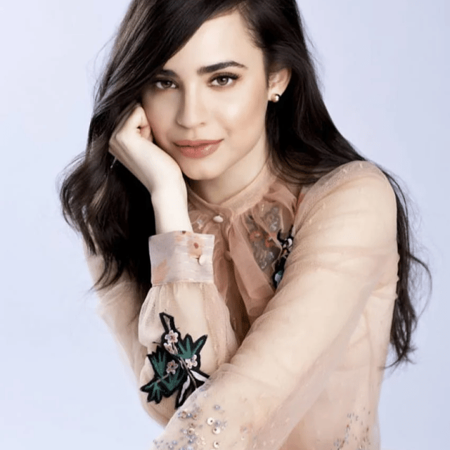 Sofia Carson 