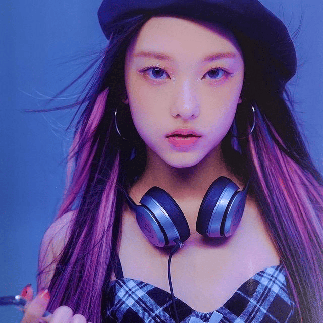 haerin newjeans model Image