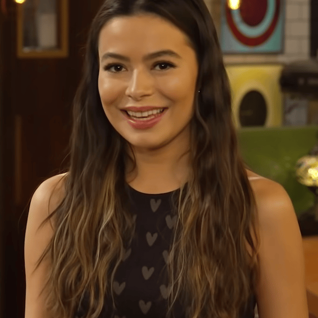 Miranda Cosgrove (2) Image