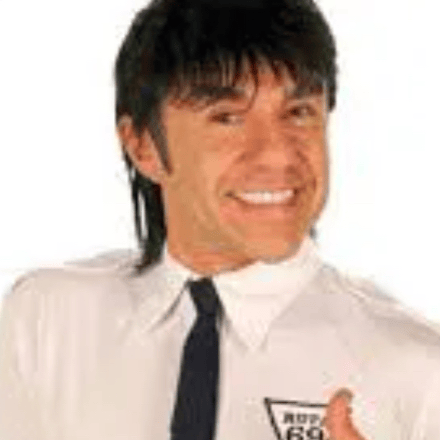 Nosotros los Guapos vitor  AI Voice