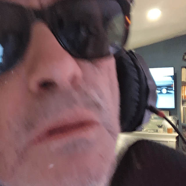 dj.shark hitter singing phil collins Image