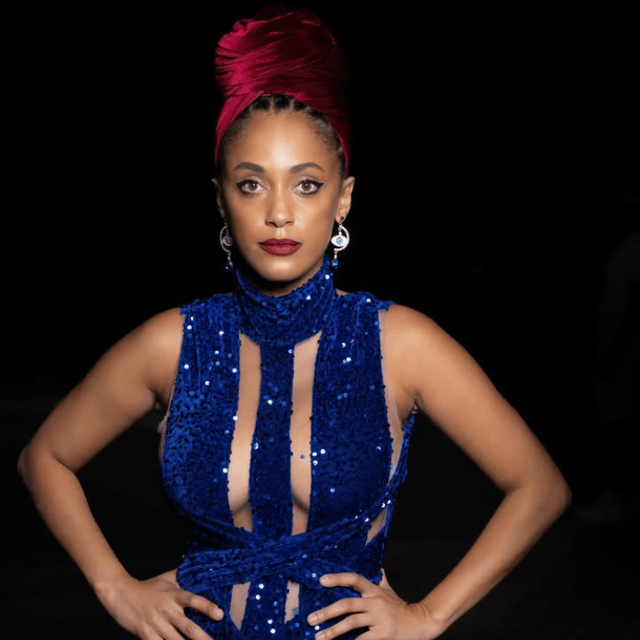 PHYLLISIA ROSS  Image