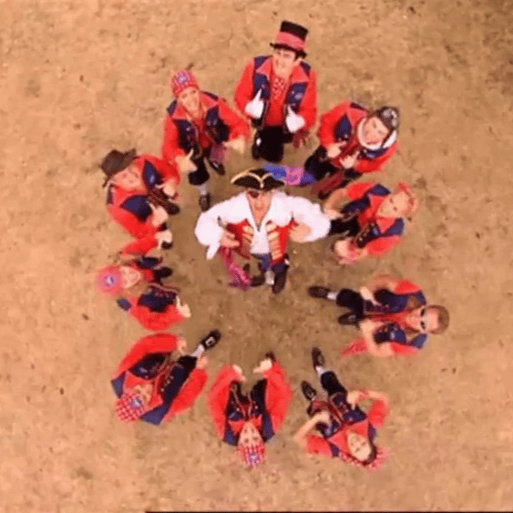 Wiggly Backing Vocals (IWTWTJ) Image