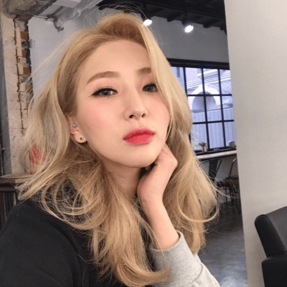 Giant Pink (박윤하) AI Voice