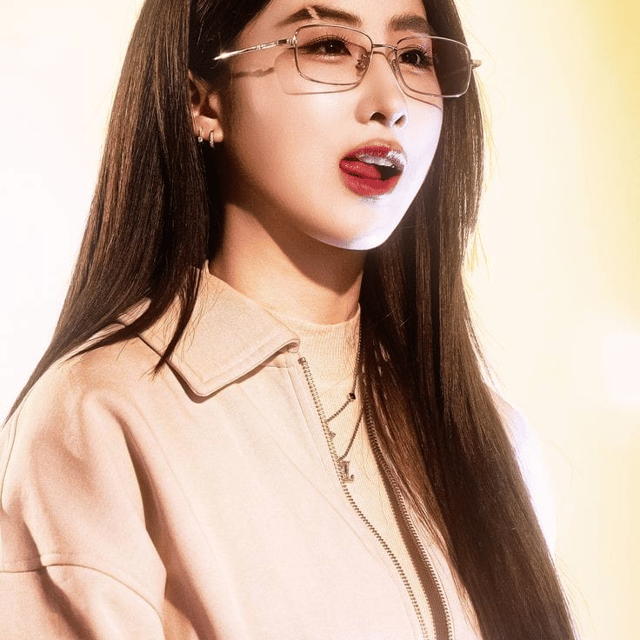 Yoko Apasra Image