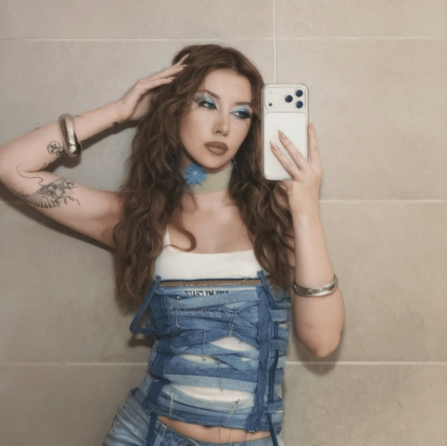 Mina Solak AI Voice