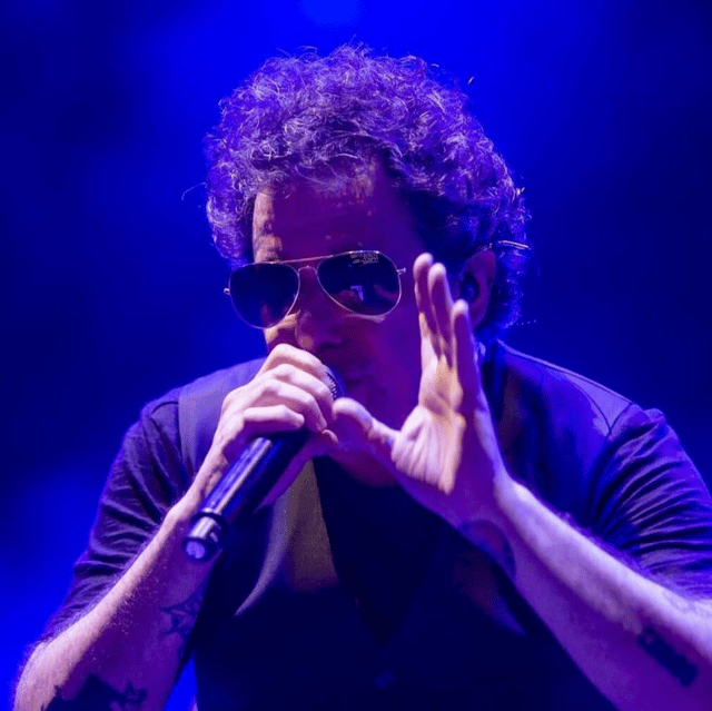 Andrés calamaro ( 1980s-2005s ) AI Voice