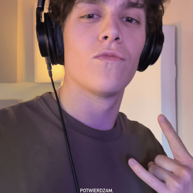 Oskar Cyms  AI Voice