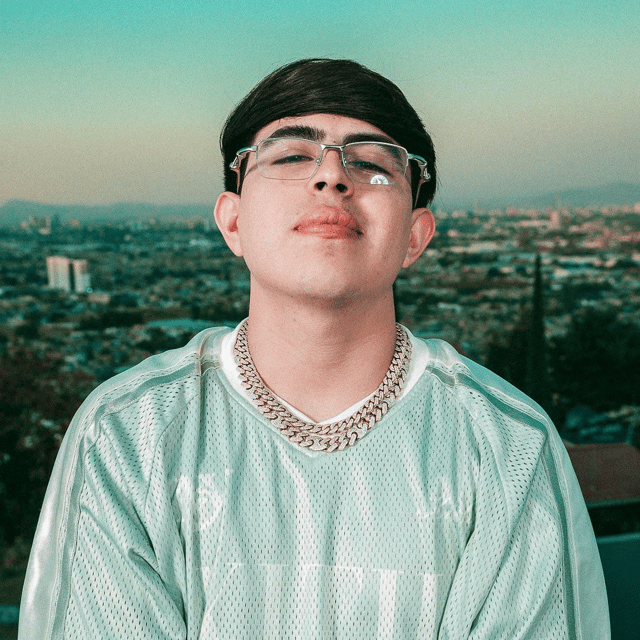 Oscar Maydon [OF]  AI Voice