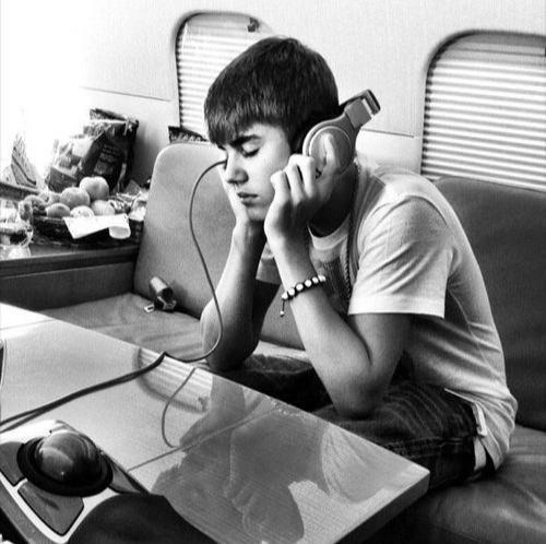 Justin Bieber (2011 Era) AI Voice