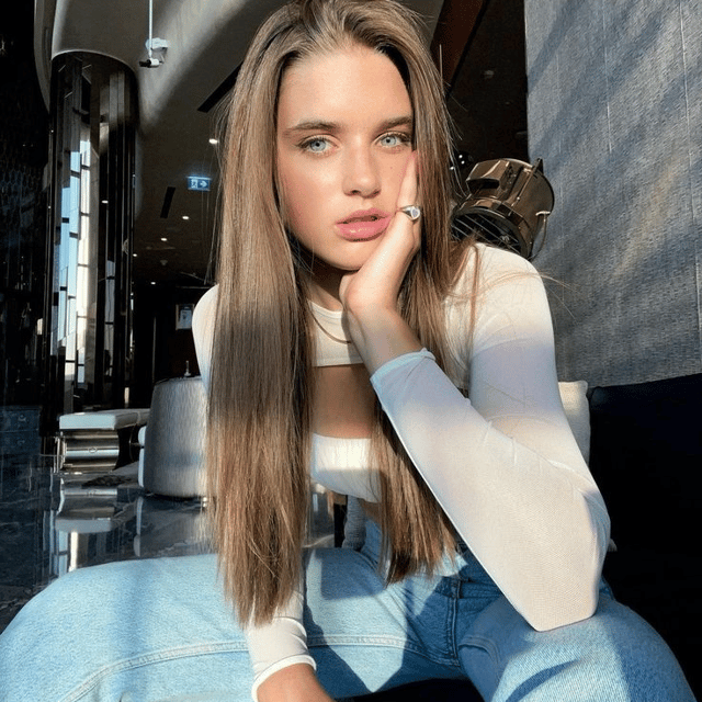 Savannah clarke  AI Voice